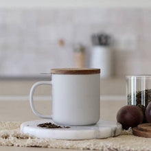 Carica l'immagine nel visualizzatore di Gallery, Mug tazza con infusore e tappo in legno OGO LIVING Juliet Bianca