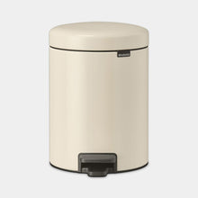 Carica l'immagine nel visualizzatore di Gallery, Pattumiera a pedale NewIcon Brabantia 5 lt Soft Beige