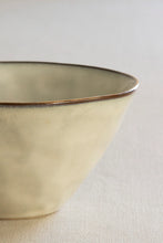 Carica l'immagine nel visualizzatore di Gallery, Bowl Ø14 organic cream DUTCH ROSE
