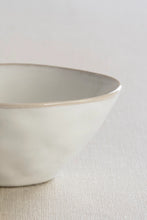 Carica l'immagine nel visualizzatore di Gallery, Bowl Ø11 organic white DUTCH ROSE