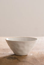 Carica l'immagine nel visualizzatore di Gallery, Bowl Ø14 organic white DUTCH ROSE