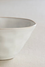 Carica l'immagine nel visualizzatore di Gallery, Bowl Ø14 organic white DUTCH ROSE