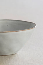 Carica l'immagine nel visualizzatore di Gallery, Bowl Ø11 organic light grey DUTCH ROSE