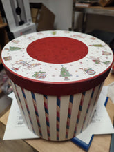 Carica l'immagine nel visualizzatore di Gallery, Scatola in cartone natalizia Ø23 h19.5 Nuvole di Stoffa