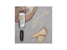 Carica l'immagine nel visualizzatore di Gallery, Grattugia gourmet STAR SHAVER lame a stella  MICROPLANE