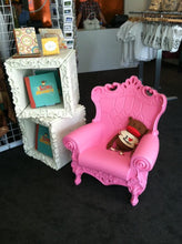 Carica l'immagine nel visualizzatore di Gallery, Poltrona per interno/esterno Little Queen Of Love
