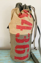 Carica l'immagine nel visualizzatore di Gallery, Zaino Rotondo In Tessuto Riciclato Militare Duffel Dfg05