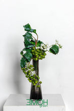 Carica l'immagine nel visualizzatore di Gallery, Vaso sottile in vetro stile retrò moderno colore Grigio fumè