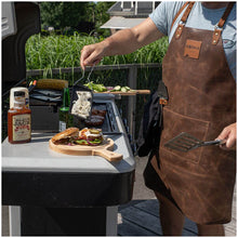 Carica l'immagine nel visualizzatore di Gallery, Grembiule barbecue Mr.Smith in pelle marrone BOSKA