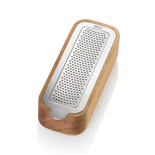 Carica l'immagine nel visualizzatore di Gallery, Grattugia taglio fine AdHoc "cutnserve" inox e acacia