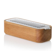 Carica l'immagine nel visualizzatore di Gallery, Grattugia taglio fine AdHoc "cutnserve" inox e acacia