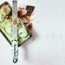 Carica l'immagine nel visualizzatore di Gallery, Grattugia  Premium FUNKY Tropical Zester MICROPLANE