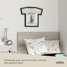 Carica l'immagine nel visualizzatore di Gallery, Cornice da parete per maglietta T-Frame Small Umbra