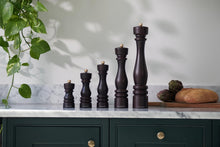 Carica l'immagine nel visualizzatore di Gallery, Macina pepe Cole & Mason London Chocolate Wood 30cm