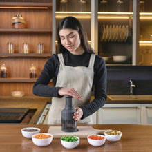 Carica l'immagine nel visualizzatore di Gallery, Tritatutto manuale Zich Zich 3 Food Chopper