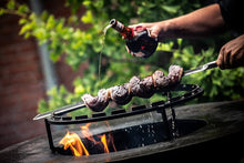 Carica l'immagine nel visualizzatore di Gallery, Spiedo acciaio forgiato a V Churrasco cm.50