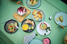 Carica l'immagine nel visualizzatore di Gallery, Piatto piano Ø26 in PET Silueta Verde Salvia