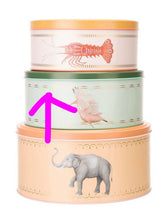 Carica l'immagine nel visualizzatore di Gallery, Scatola metallo tonda ARAGOSTA PINK per torta Yvonne Ellen