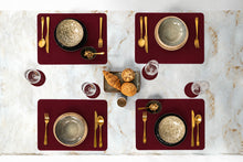 Carica l'immagine nel visualizzatore di Gallery, Tovaglietta pelle vegana Togo 45x33 Burgundy