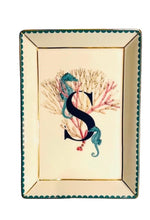 Carica l'immagine nel visualizzatore di Gallery, Portagioie rettangolare svuotatasche Alphabet Yvonne Ellen