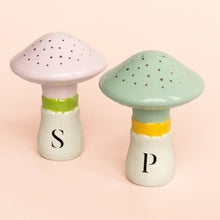 Carica l'immagine nel visualizzatore di Gallery, Set sale e pepe in porcellana Funghi Yvonn Ellen