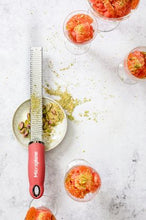 Carica l'immagine nel visualizzatore di Gallery, Grattugia  Premium Lipstick Pink Zester MICROPLANE