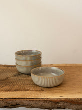 Carica l'immagine nel visualizzatore di Gallery, Bowl Ø17 Sapphire Grey DUTCH ROSE