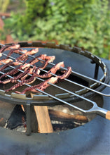 Carica l'immagine nel visualizzatore di Gallery, Spiedo acciaio forgiato a forchetta Churrasco cm.50