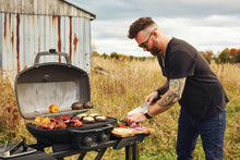 Carica l'immagine nel visualizzatore di Gallery, Barbecue portatile NAPOLEON PHANTOM TRAVEL Q