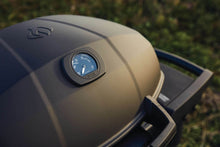 Carica l'immagine nel visualizzatore di Gallery, Barbecue portatile NAPOLEON PHANTOM TRAVEL Q