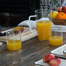 Carica l'immagine nel visualizzatore di Gallery, Caraffa in vetro Intrecci bianco e nero