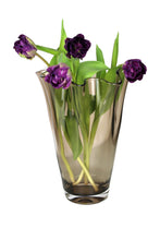 Carica l'immagine nel visualizzatore di Gallery, Vaso fiori in vetro a fazzoletto soffiato a mano ambra