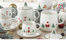 Carica l'immagine nel visualizzatore di Gallery, Set 2 piattini dessert in porcellana con decoro a rilievo pupazzo di neve e babbo natale LET IT SNOW