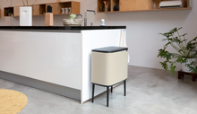 Carica l'immagine nel visualizzatore di Gallery, Pattumiera doppia Bo Touch Bin 11+23 lt Brabantia Soft Beige