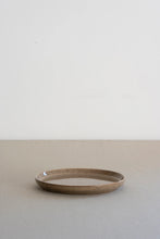 Carica l'immagine nel visualizzatore di Gallery, Piatto piano Ø18 serenity camel DUTCH ROSE