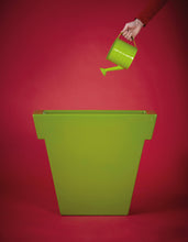Carica l'immagine nel visualizzatore di Gallery, Vaso in polietilene Slide Il Vaso h55