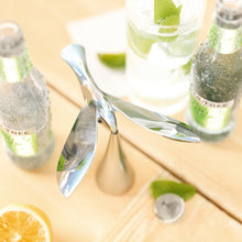 Carica l'immagine nel visualizzatore di Gallery, Apribottiglie design Tipsy acciaio cromato Umbra