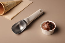 Carica l'immagine nel visualizzatore di Gallery, Pala per gelato in acciaio inox con manicatura in paglia di grano