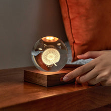 Carica l'immagine nel visualizzatore di Gallery, Lampada ricaricabile cristallo ambrato: Equitazione