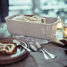 Carica l'immagine nel visualizzatore di Gallery, Grande stampo plumcake Emile Henry Grand Cru