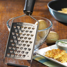 Carica l'immagine nel visualizzatore di Gallery, Grattugia lama spessa XL MICROPLANE