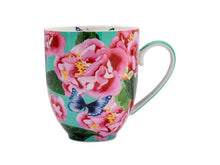 Carica l'immagine nel visualizzatore di Gallery, Tazza mug 400ml con sottobicchiere "Camelia Dreams" by Gabby Malpas