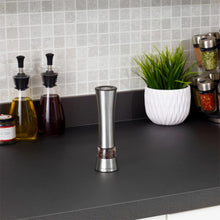 Carica l'immagine nel visualizzatore di Gallery, Macina elettrica pepe e sale Burford