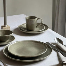 Carica l'immagine nel visualizzatore di Gallery, Piatto piano Ø26,5 organic Olive DUTCH ROSE