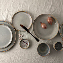 Carica l'immagine nel visualizzatore di Gallery, Piatto piano Ø21,5 Sapphire Grey DUTCH ROSE