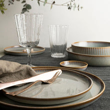 Carica l'immagine nel visualizzatore di Gallery, Piatto piano dessert Ø18 Sapphire Grey DUTCH ROSE