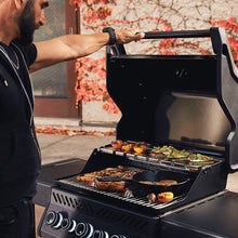 Carica l'immagine nel visualizzatore di Gallery, Barbecue a gas NAPOLEON PHANTOM RSE425