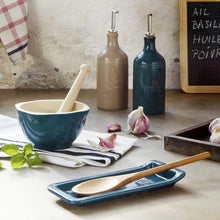 Carica l'immagine nel visualizzatore di Gallery, Appoggiamestolo in ceramica Emile Henry Grand Cru