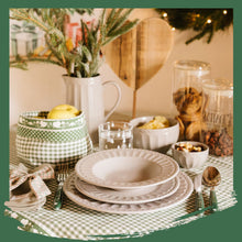 Carica l'immagine nel visualizzatore di Gallery, Tovaglia salvia shabby 8P con bordo 140*240 Demetra NUVOLE DI STOFFA