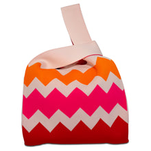 Carica l'immagine nel visualizzatore di Gallery, Borsa a nodo con lavorazione a maglia decoro Zig Zag - Saldi